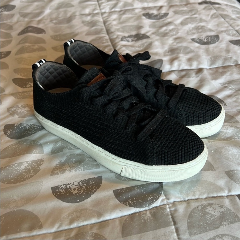 Black Dr Scholls Sneakers Women’s with White Soles Size 7